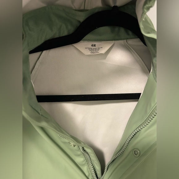 H&M • Kids Rubber Rain Jacket • Size 6-8 • Like-New! - Picture 6 of 8